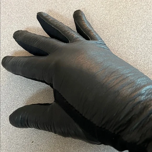 Authentic vintage Aris Isotoner leather gloves for ladies. - Picture 6 of 7